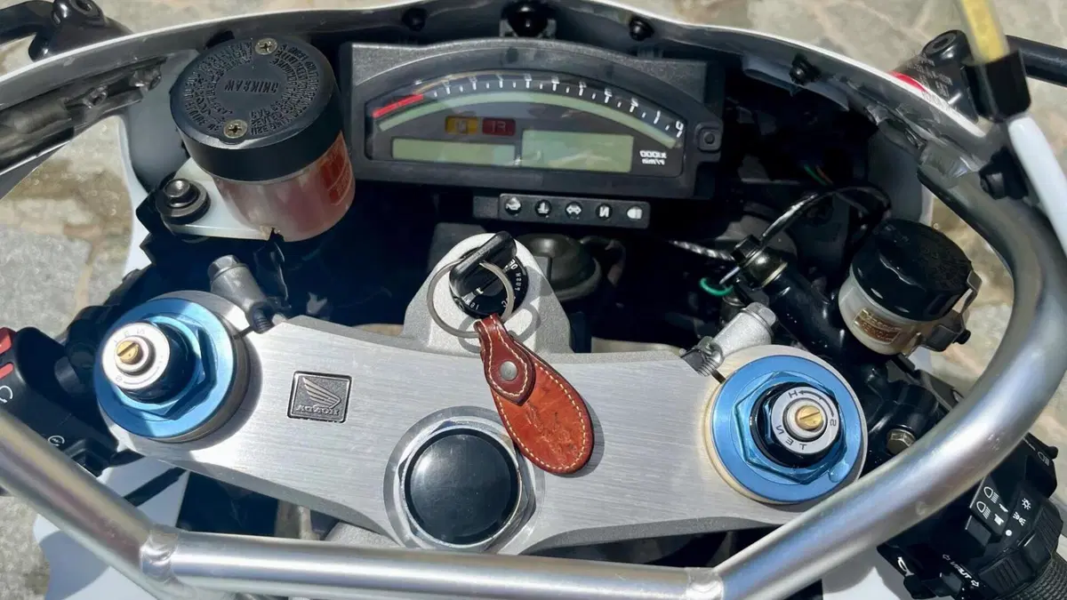 Honda VTR 1000 SP-2 (2002 - 06)  (7)