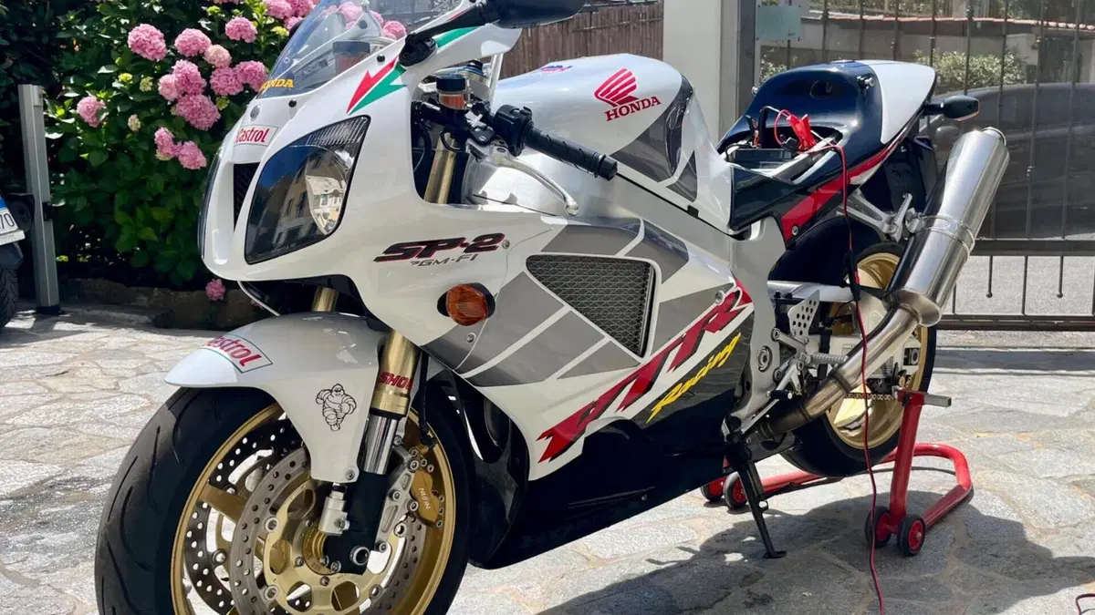 Honda VTR 1000 SP-2 (2002 - 06)  (12)
