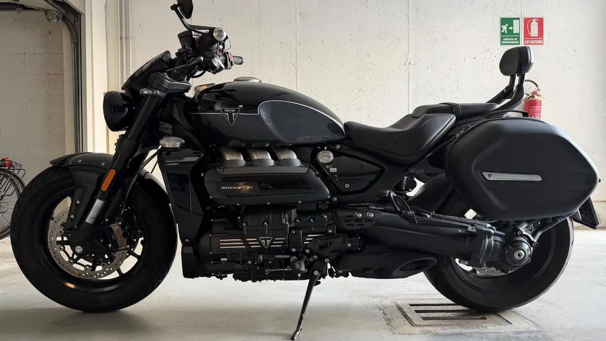 Triumph Rocket 3 R (2021 - 24)  (2)