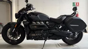 Triumph Rocket 3 R (2021 - 24)  (2)