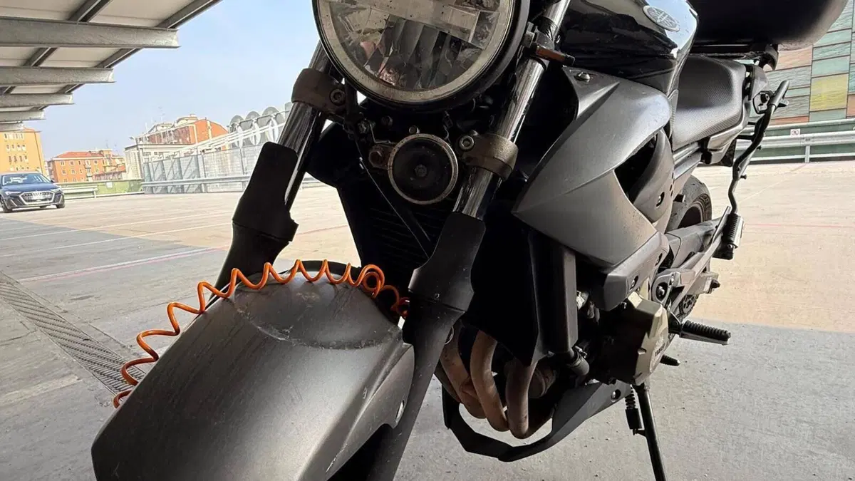 Yamaha XJ6 (2008 - 15)  (3)