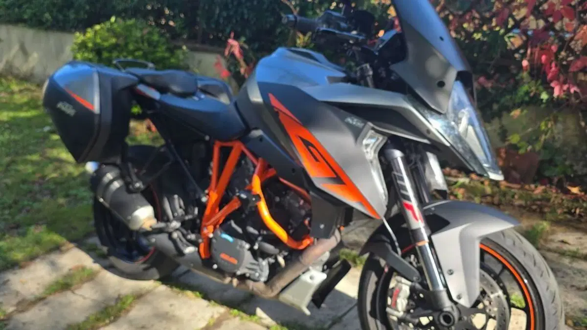 KTM 1290 Super Duke GT ABS (2016 - 18)  (2)