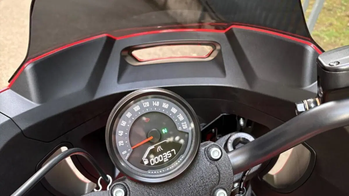 Harley-Davidson Low Rider ST (2025 - 26)  (6)