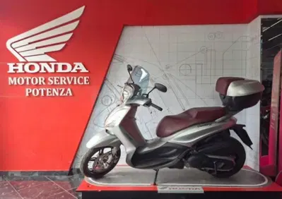 Piaggio Beverly 350 SportTouring ie ABS (2011 - 17) - Annuncio 10137779