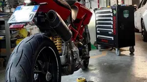 Ducati Hypermotard 1100 (2007 - 09)  (2)