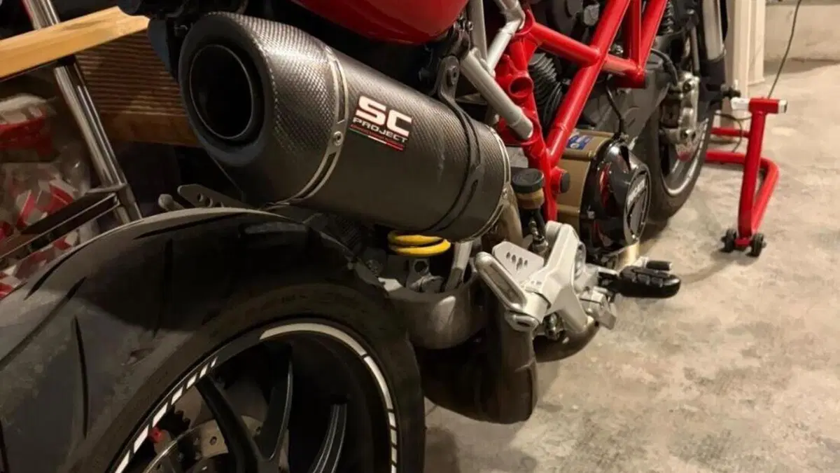 Ducati Hypermotard 1100 (2007 - 09)  (3)
