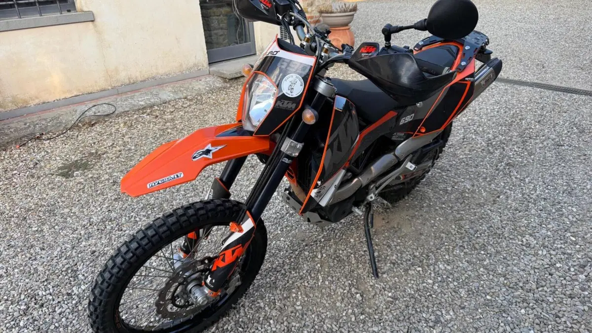 KTM 690 Enduro R (2009 - 11)  (2)