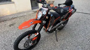 KTM 690 Enduro R (2009 - 11)  (2)