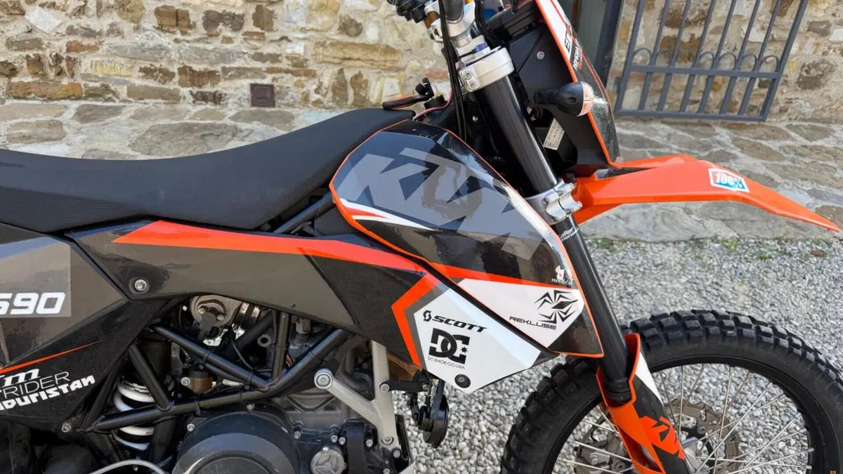 KTM 690 Enduro R (2009 - 11)  (3)