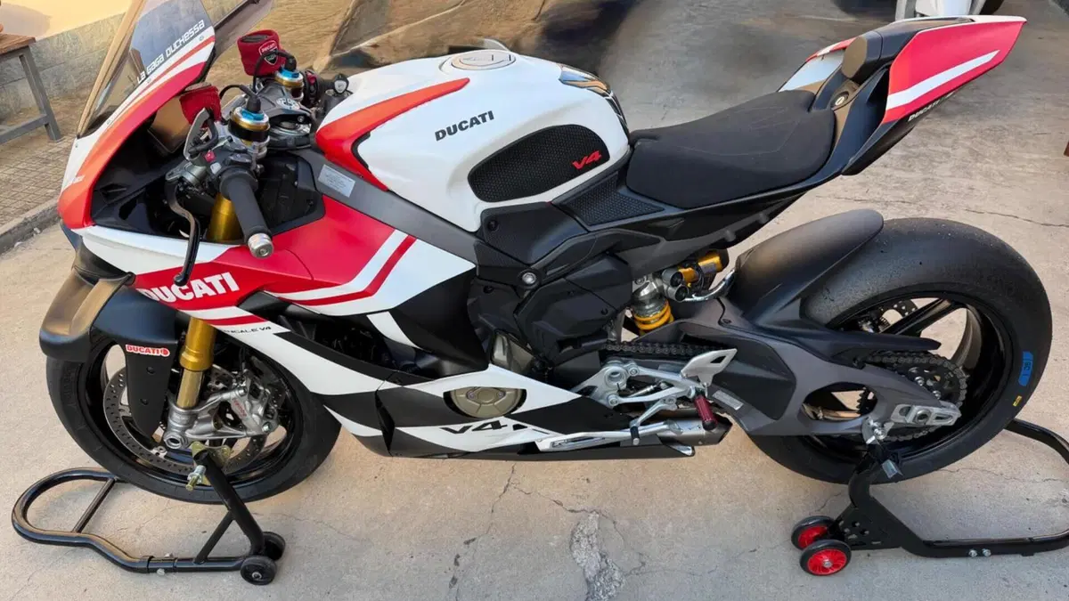 Ducati Panigale V4 S (2025 - 26)  (2)