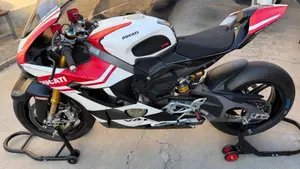 Ducati Panigale V4 S (2025 - 26)  (2)