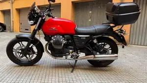 Moto Guzzi V7 Stone (2012 - 15) 