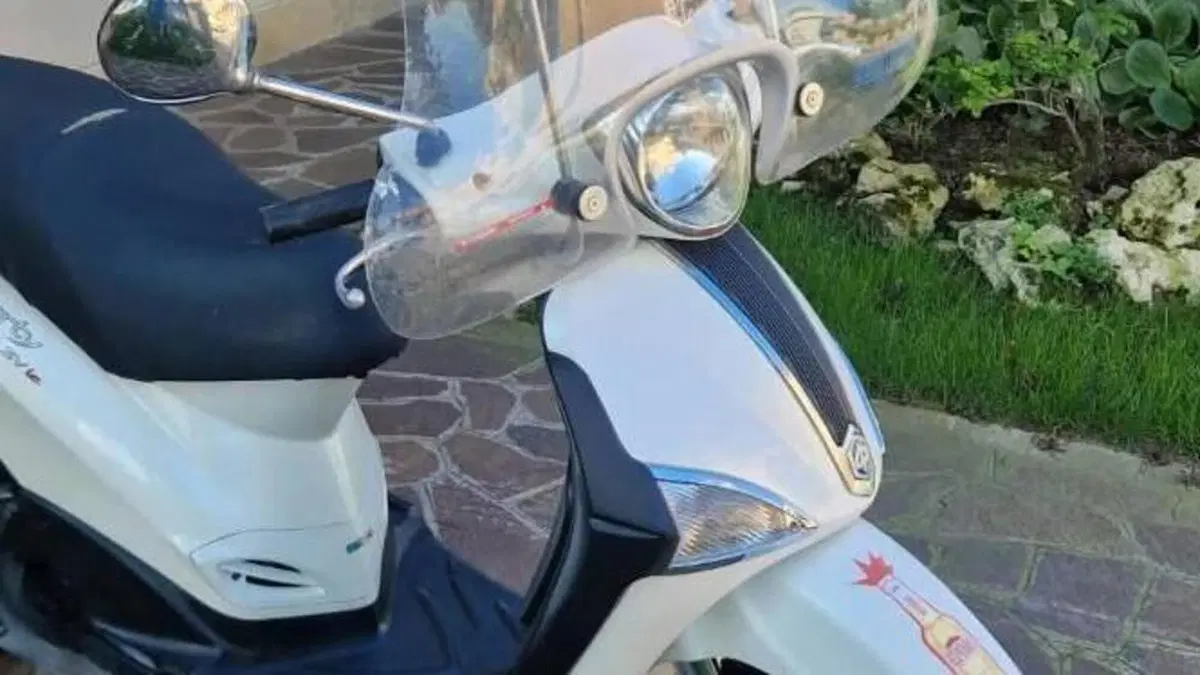 Piaggio Liberty 125 3V Full Optional (2013 - 15)  (2)