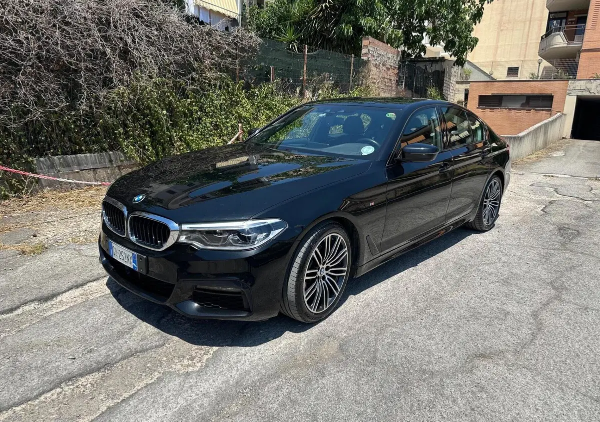 BMW Serie 5 520d 48V Msport (2)