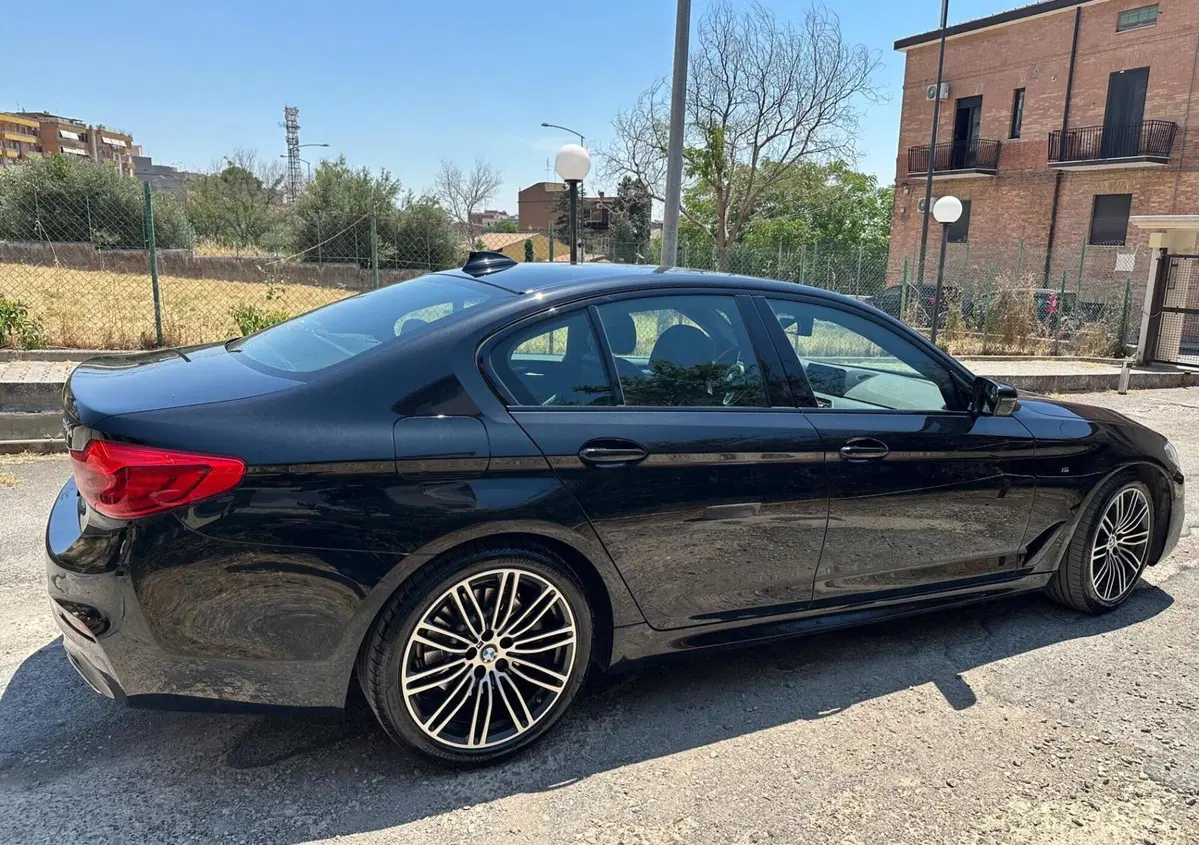 BMW Serie 5 520d 48V Msport (5)