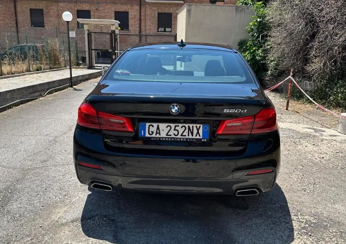 BMW Serie 5 520d 48V Msport (6)