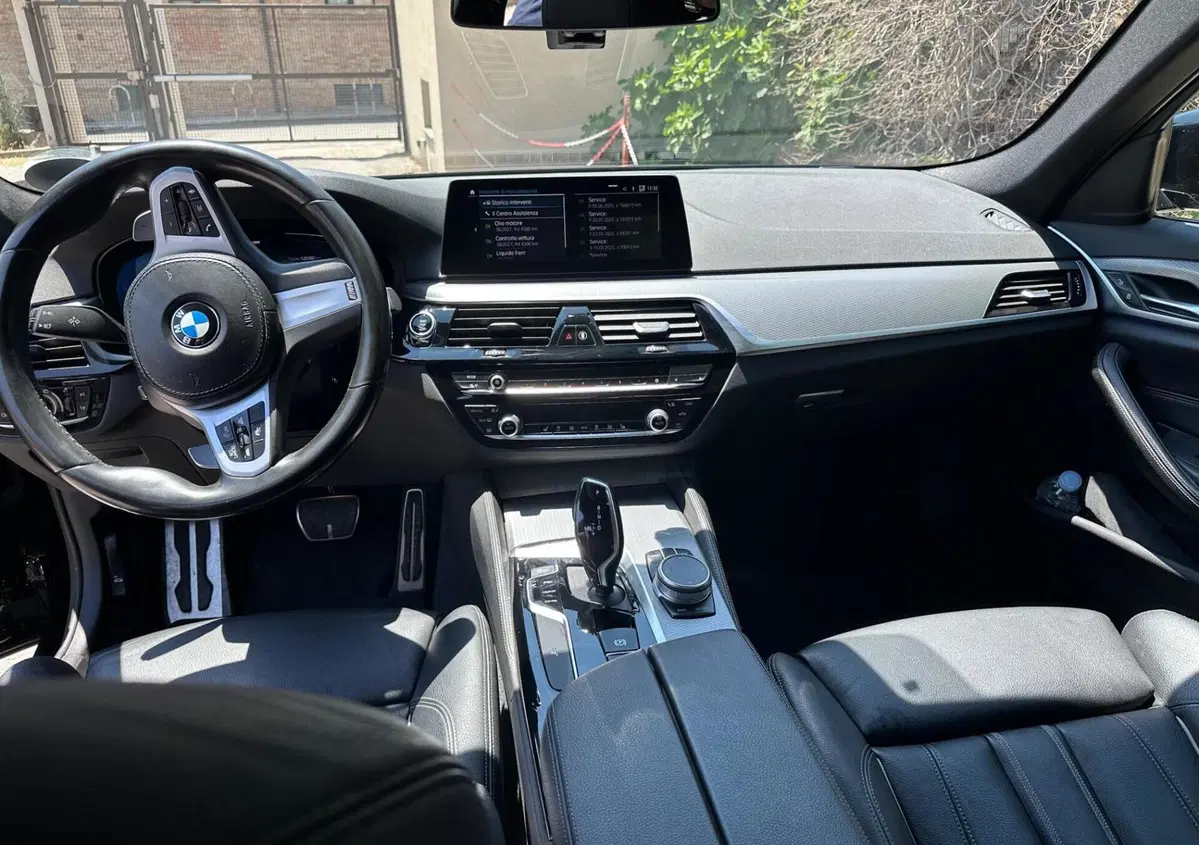 BMW Serie 5 520d 48V Msport (14)