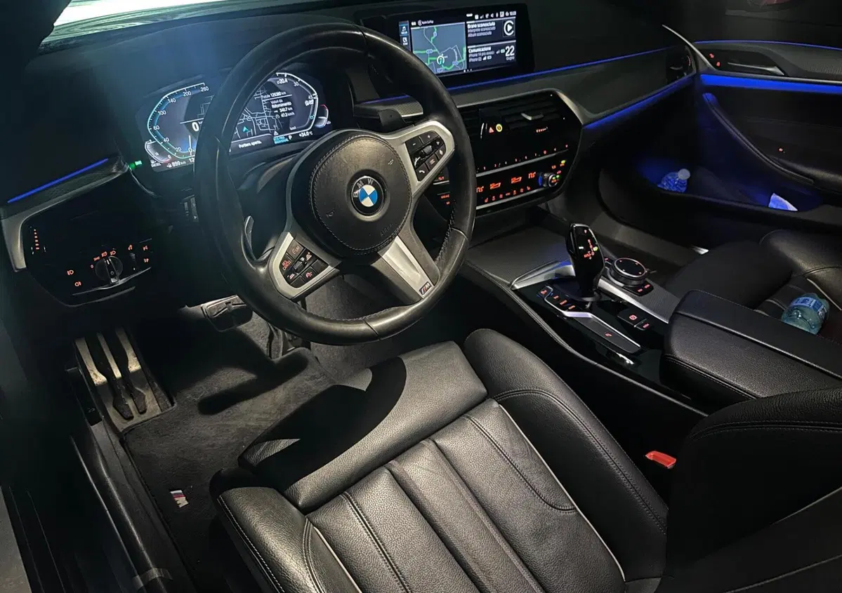 BMW Serie 5 520d 48V Msport (18)