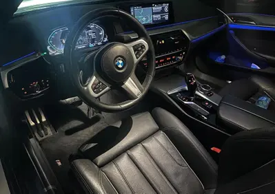 BMW Serie 5 520d 48V Msport (18)