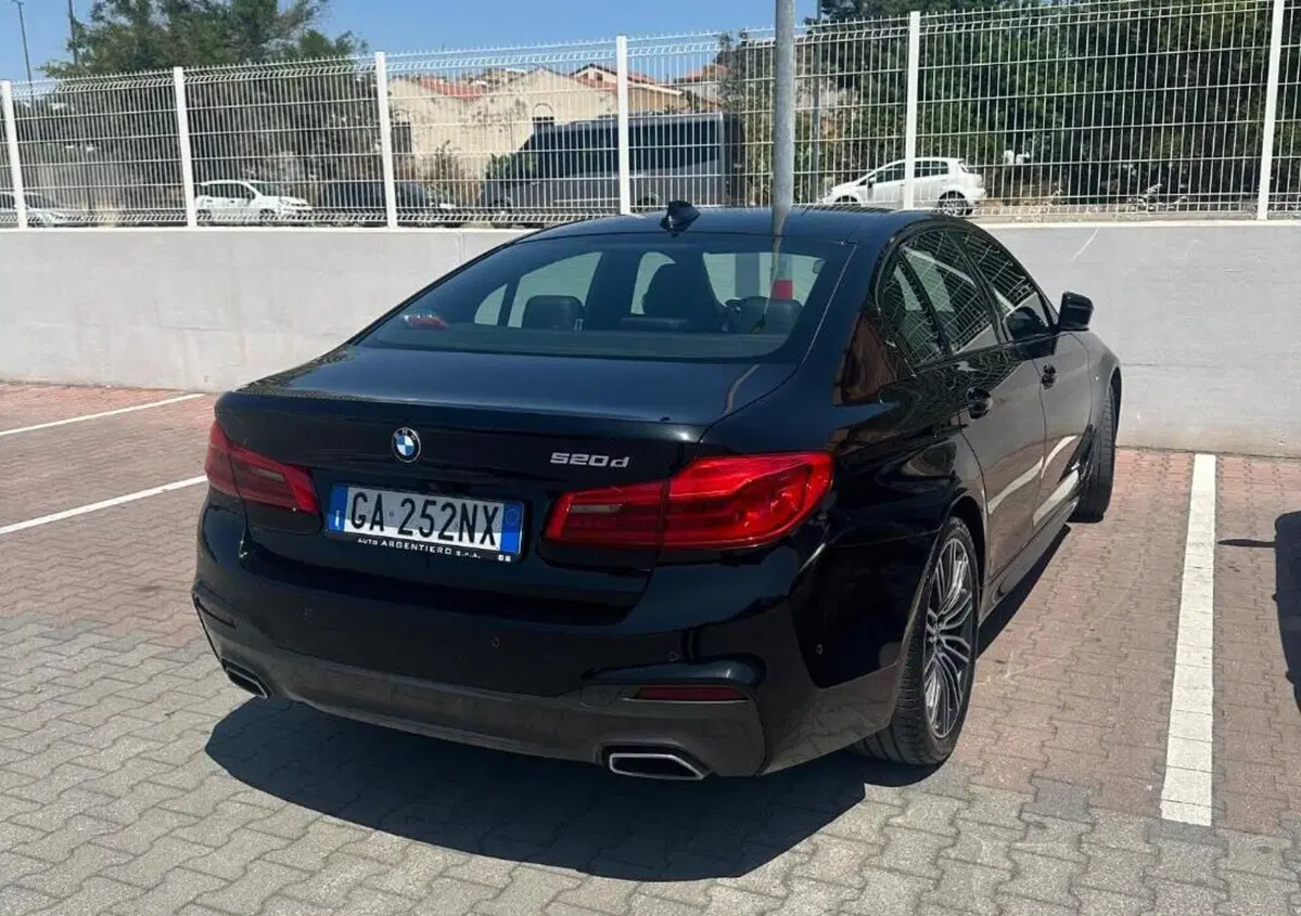 BMW Serie 5 520d 48V Msport (19)
