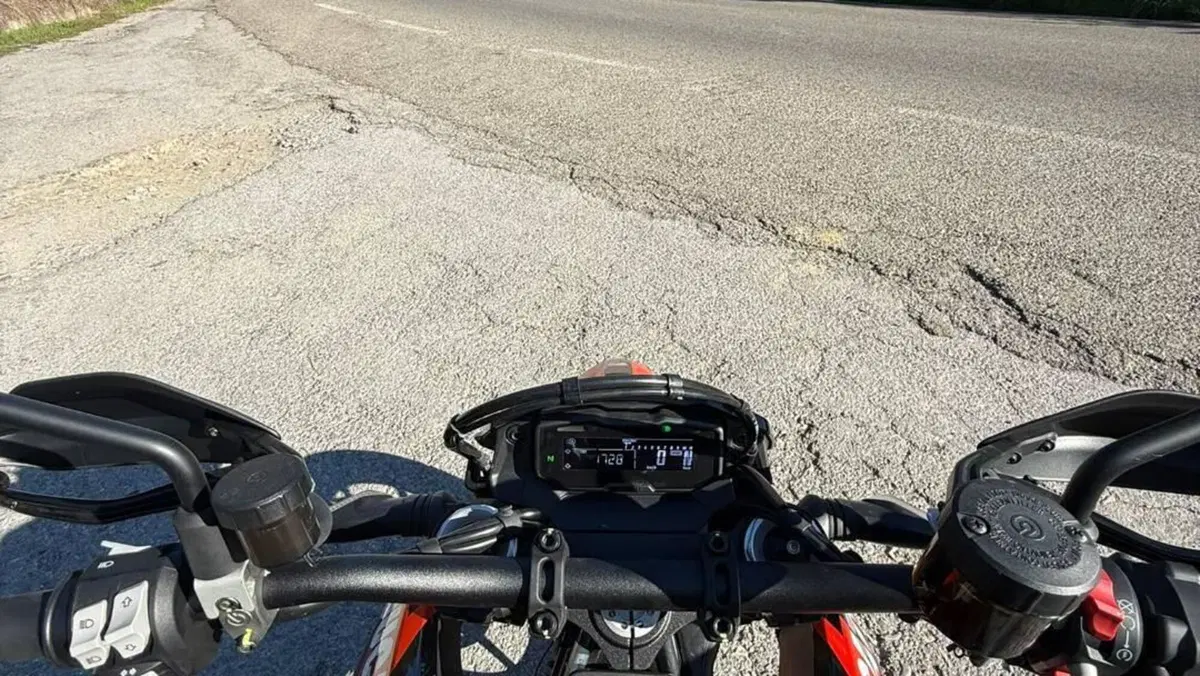 Ducati Hypermotard 698 Mono RVE (2024 - 26)  (2)