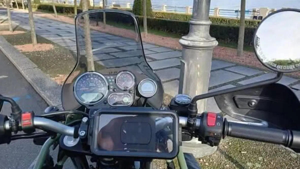 Royal Enfield Himalayan 411 (2021 - 24)  (3)