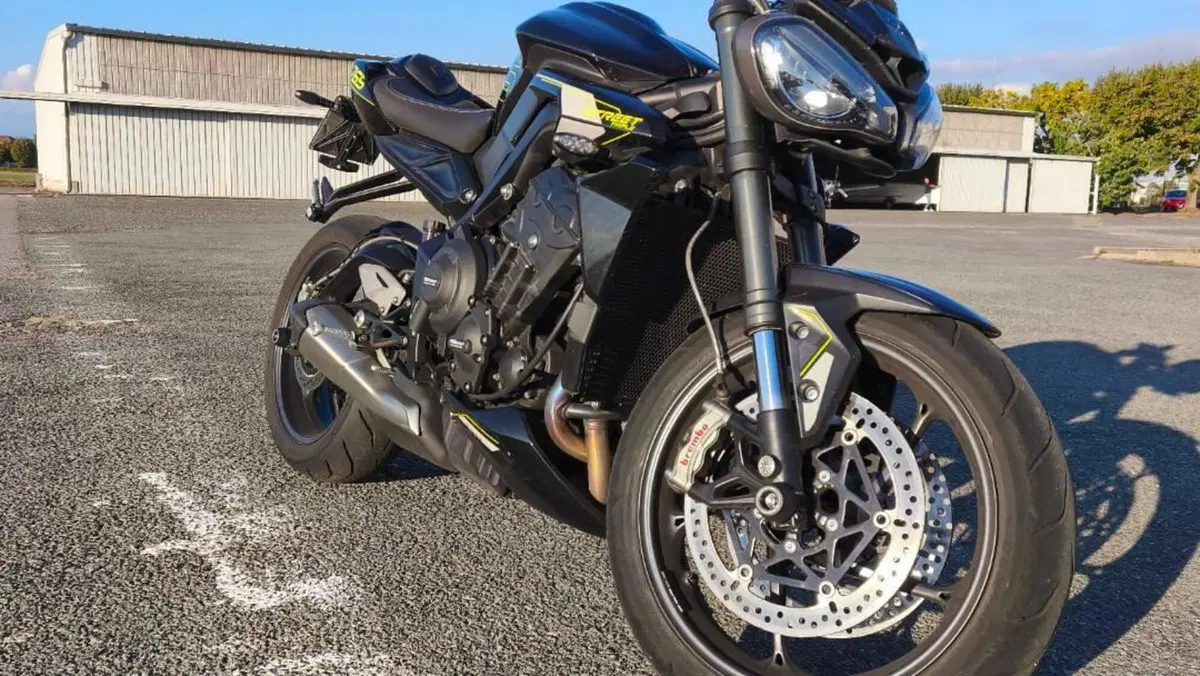 Triumph Street Triple 765 RS (2023 - 26)  (2)