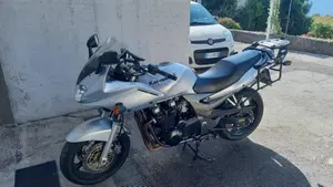 Kawasaki ZR 7S  (5)
