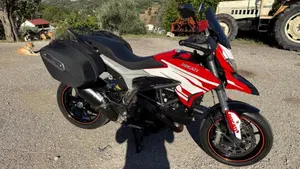 Ducati Hyperstrada 821 (2013 - 15)  (2)