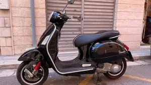 Vespa GTS 125  (2)