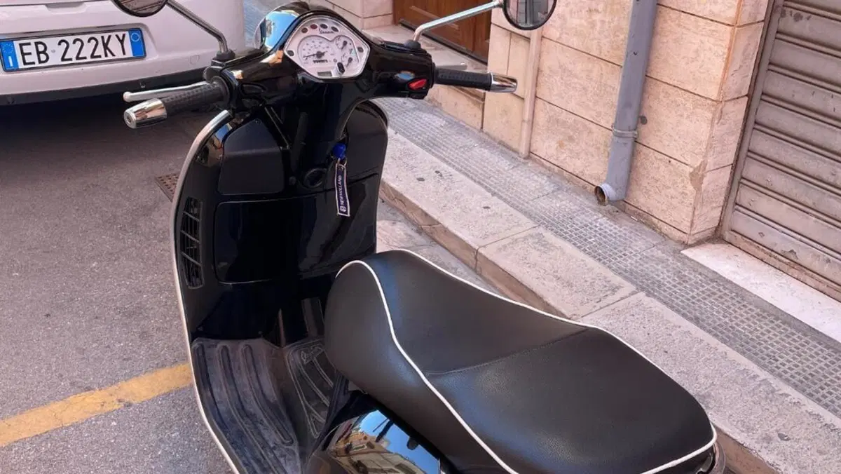 Vespa GTS 125  (6)