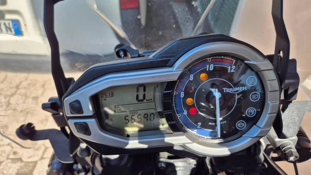 Triumph Tiger 800 XC ABS (2010 - 14)  (7)