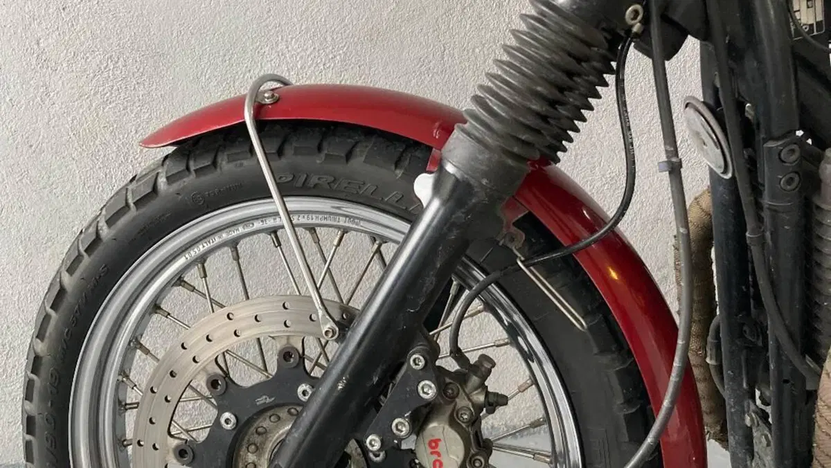 Triumph Bonneville 800 (2000 - 01)  (2)