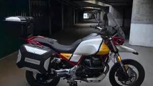 Moto Guzzi V85 TT Evocative Graphics (2019 - 20)  (4)
