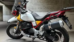 Moto Guzzi V85 TT Evocative Graphics (2019 - 20)  (5)