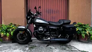 Moto Guzzi V9 Bobber (2018 - 20)  (2)
