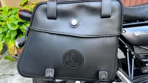 Moto Guzzi V9 Bobber (2018 - 20)  (4)