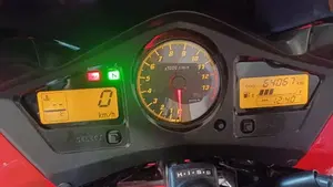 Honda VFR 800 (2002 - 05)  (3)