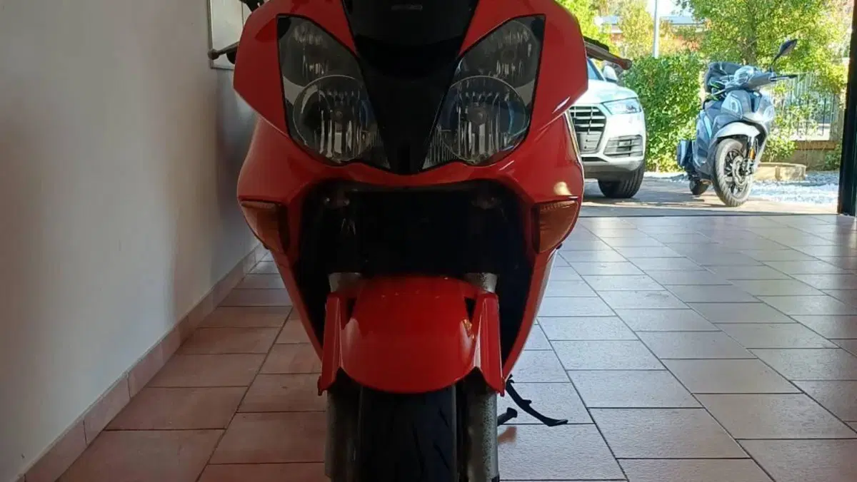 Honda VFR 800 (2002 - 05)  (4)