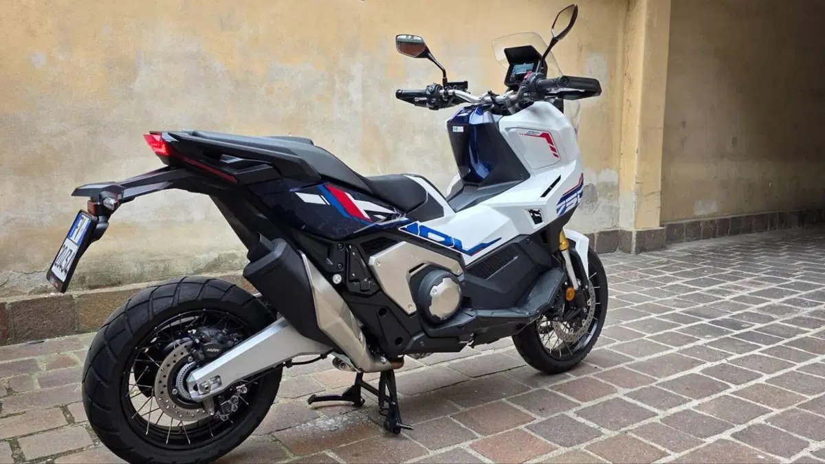 Honda X-ADV 750 Special Edition (2026 - 27)  (2)