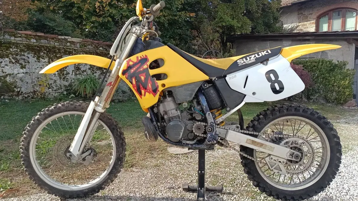 Suzuki   (3)