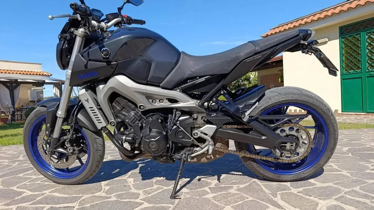 Yamaha MT-09 ABS (2013 - 15)  (2)