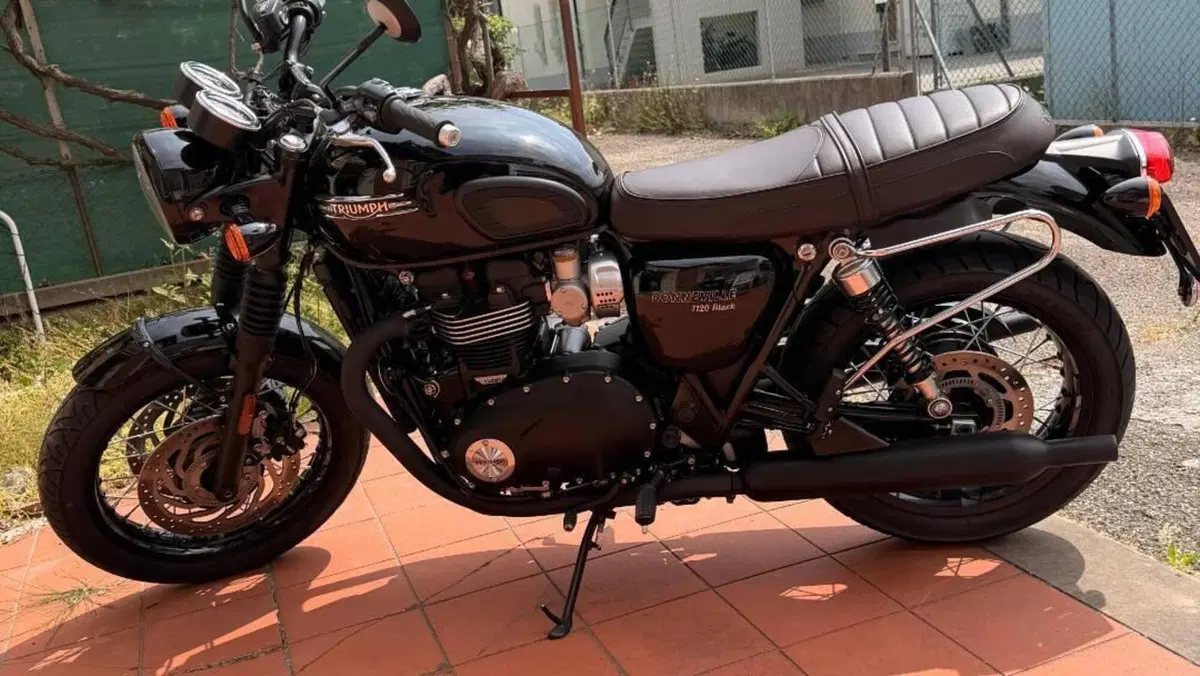 Triumph Bonneville T120 Black (2021 - 25) 