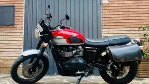 Triumph Scrambler (2006 - 17)  (2)