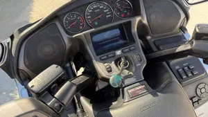 Honda GL 1800 Gold Wing (2007 - 11)  (4)