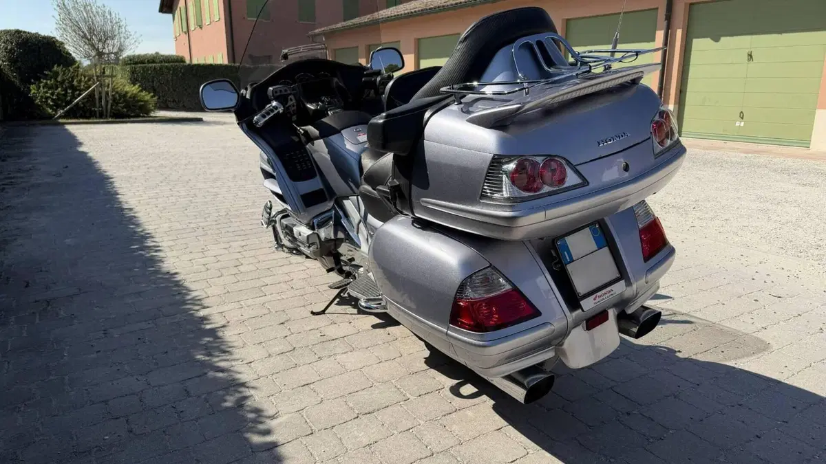 Honda GL 1800 Gold Wing (2007 - 11)  (6)