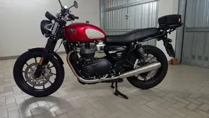 Triumph Speed Twin 900 Chrome Edition (2023)  (2)