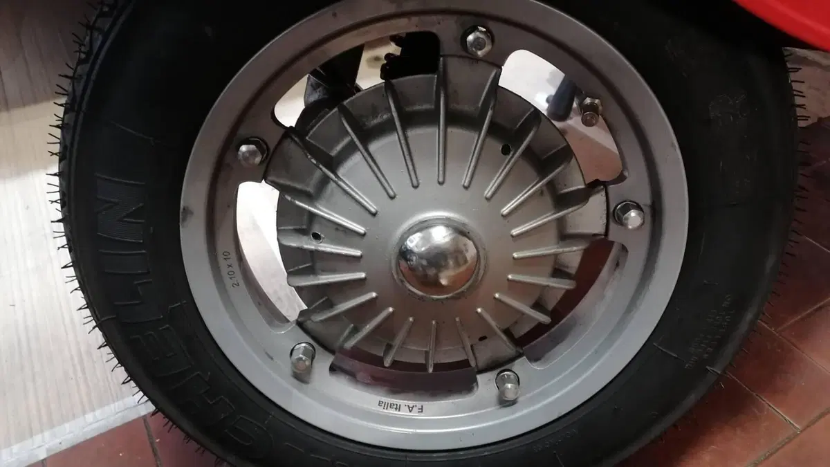 Piaggio   (19)