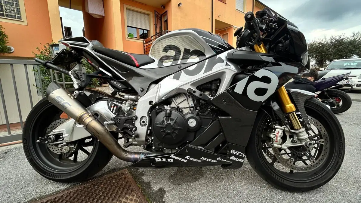 Aprilia Tuono V4 Factory (2019 - 20) 