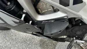 Aprilia Tuono V4 Factory (2019 - 20)  (3)